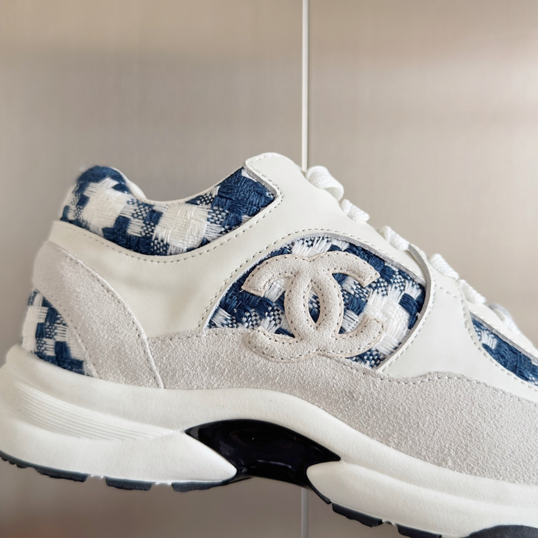 UA Ch**el SNEAKER