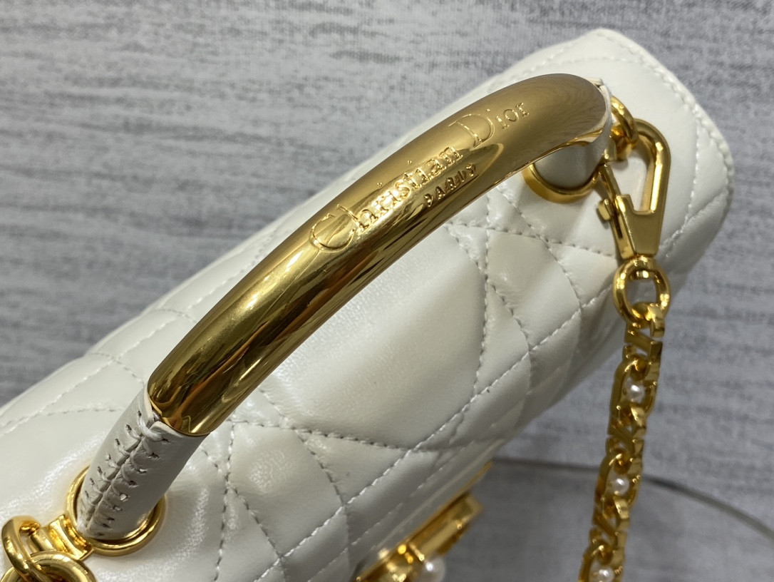 D10r Small Ange Bag Latte Macrocannage Calfskin 20 x 12 x 5 cm