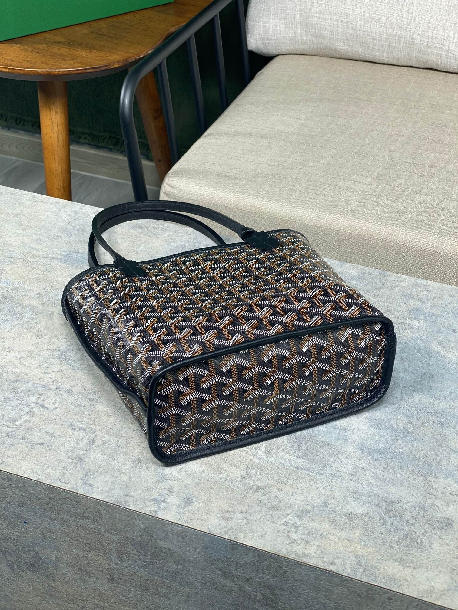 G09ard Anjou Mini Bag 20 cm x 10 cm x 20 cm