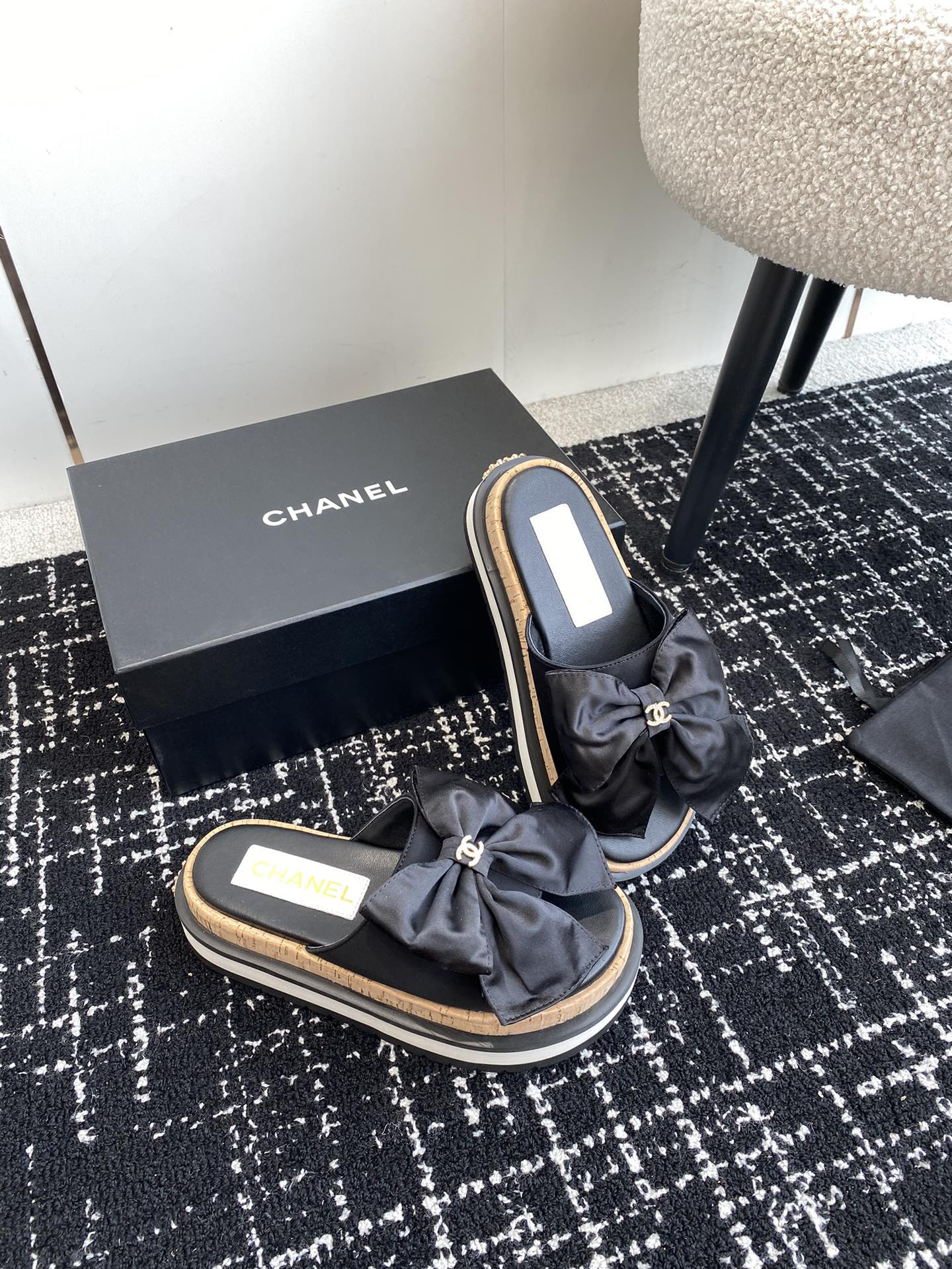 UA Ch**el PLATFORM SLIDES