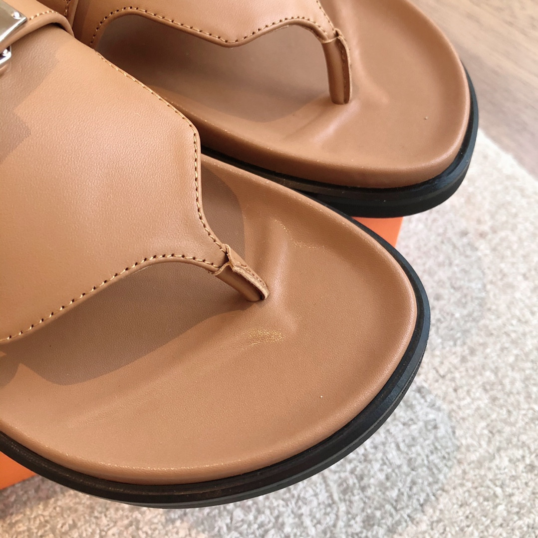 UA H**me5 Empire Sandal