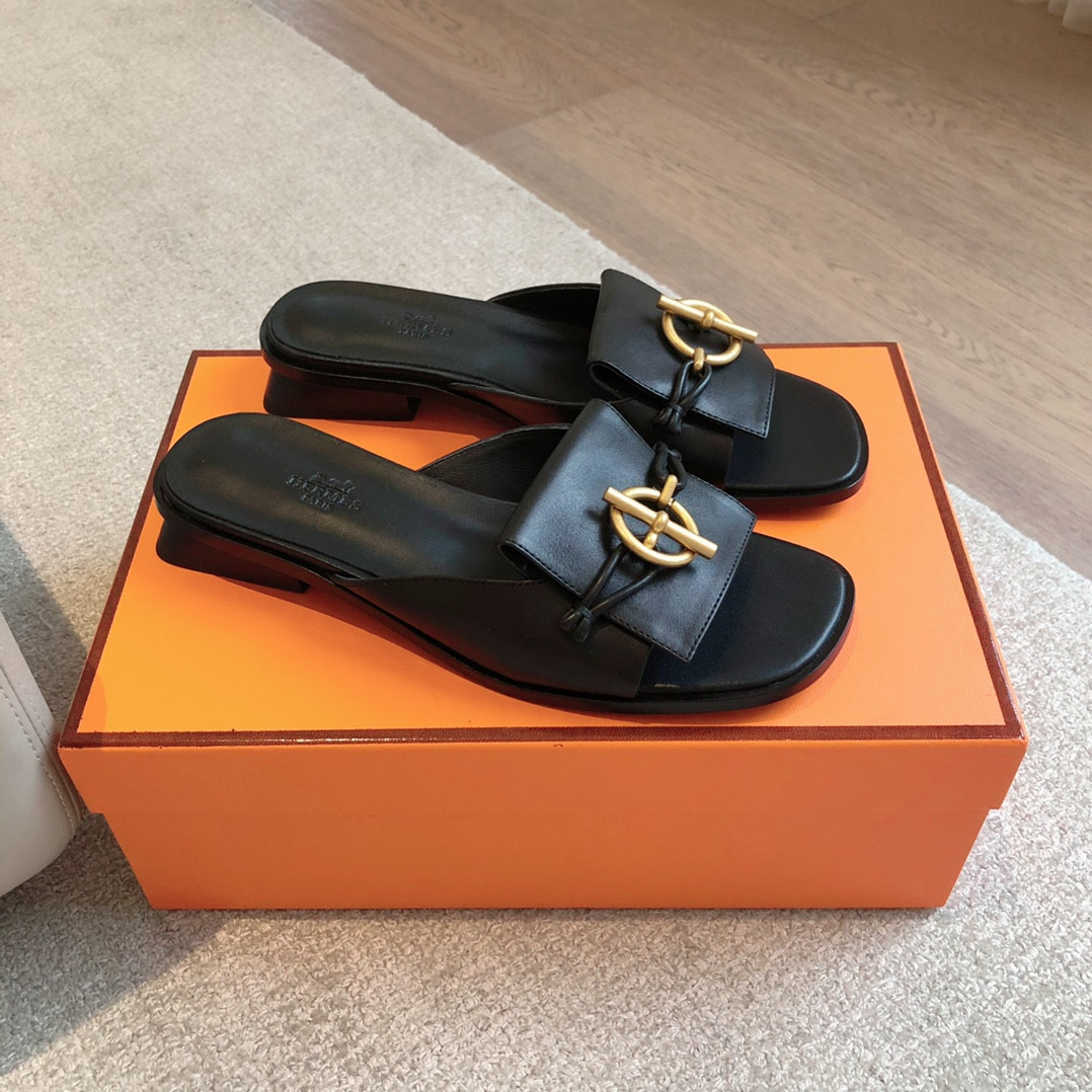 UA H**me5 Isle sandal