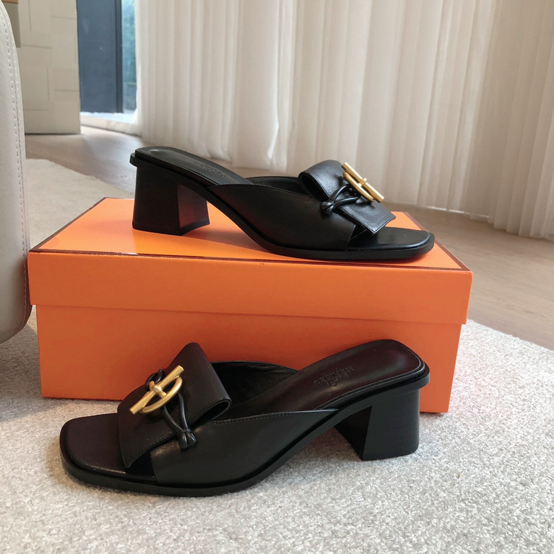 UA H**me5 Isle sandal