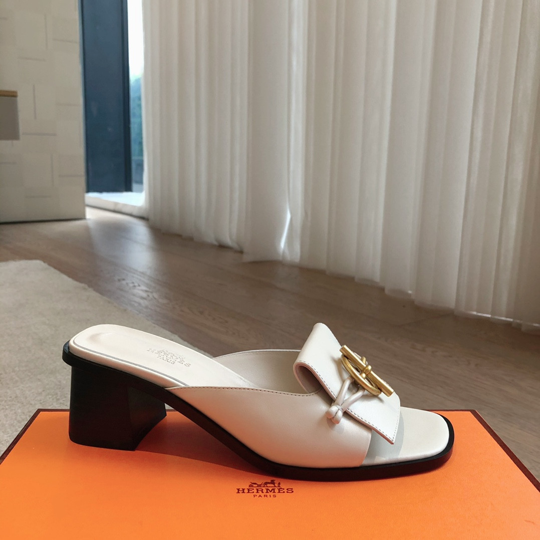 UA H**me5 Isle sandal