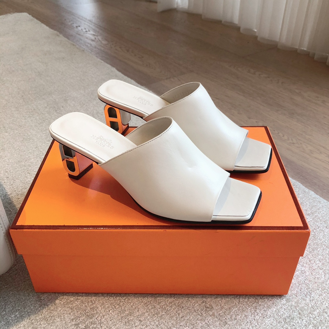 UA H**me5 Iconique 60 sandal