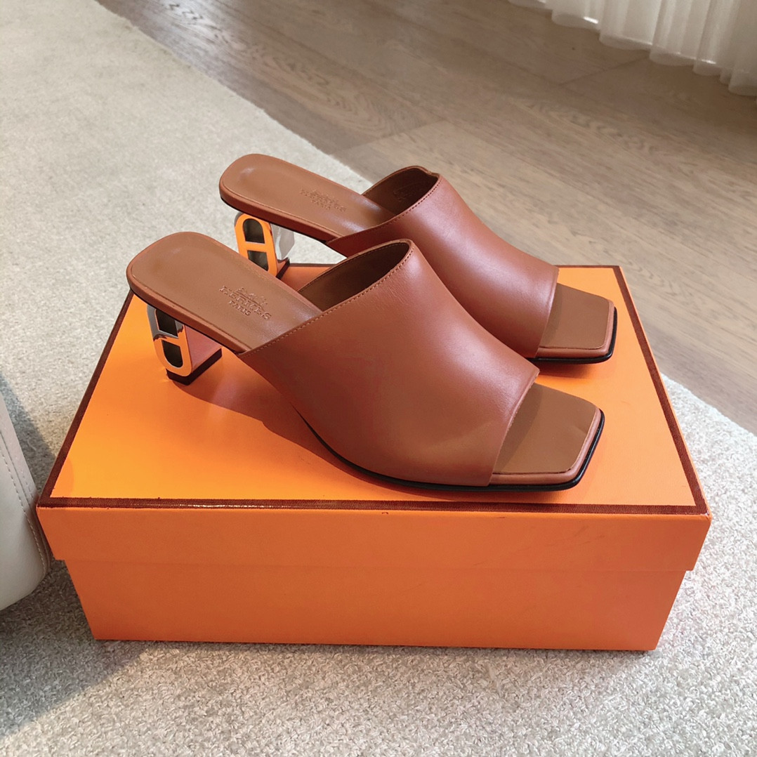 UA H**me5 Iconique 60 sandal