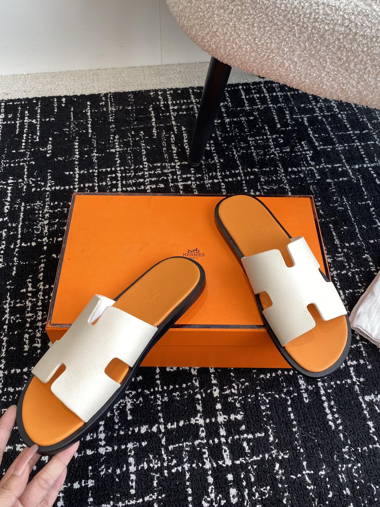 UA H**me5 Izmir sandal