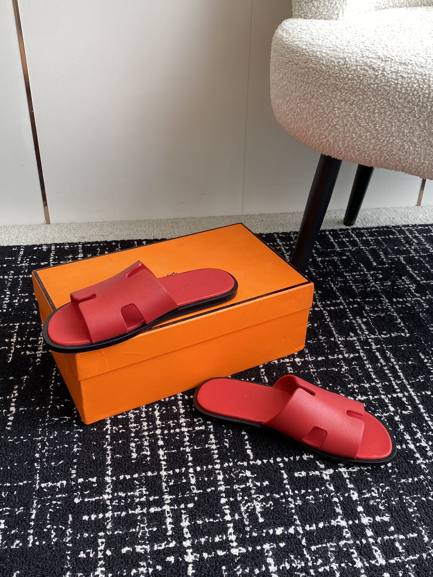 UA H**me5 Izmir sandal