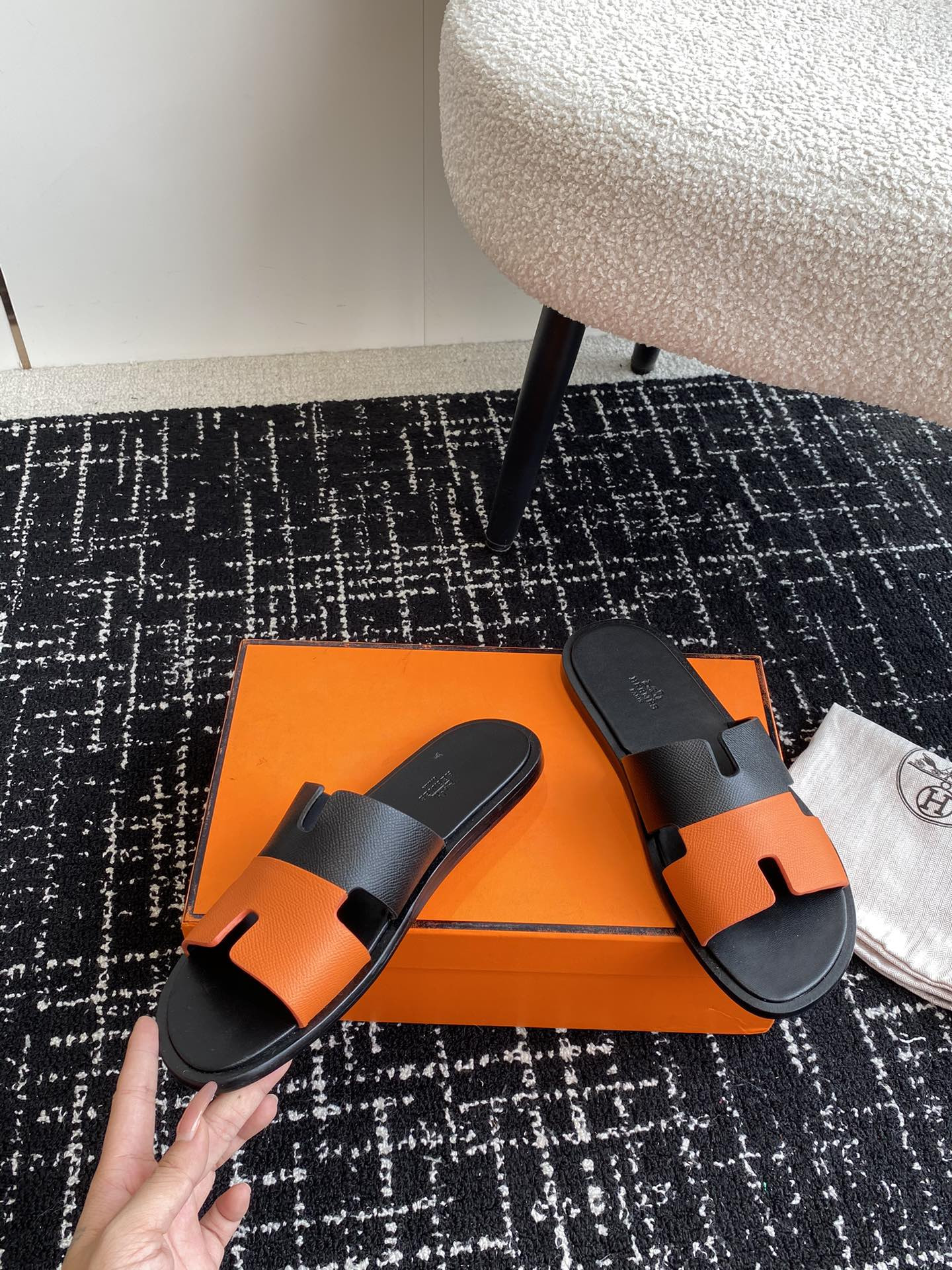 UA H**me5 Izmir sandal