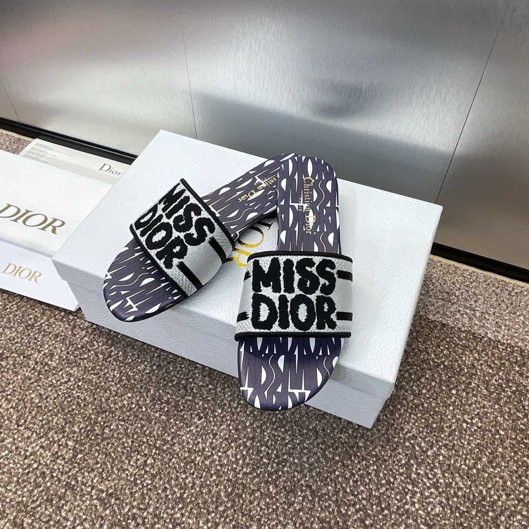 UA D10r Dway Slide
