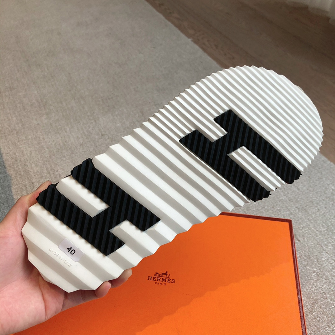 UA H**me5 Infra sandal