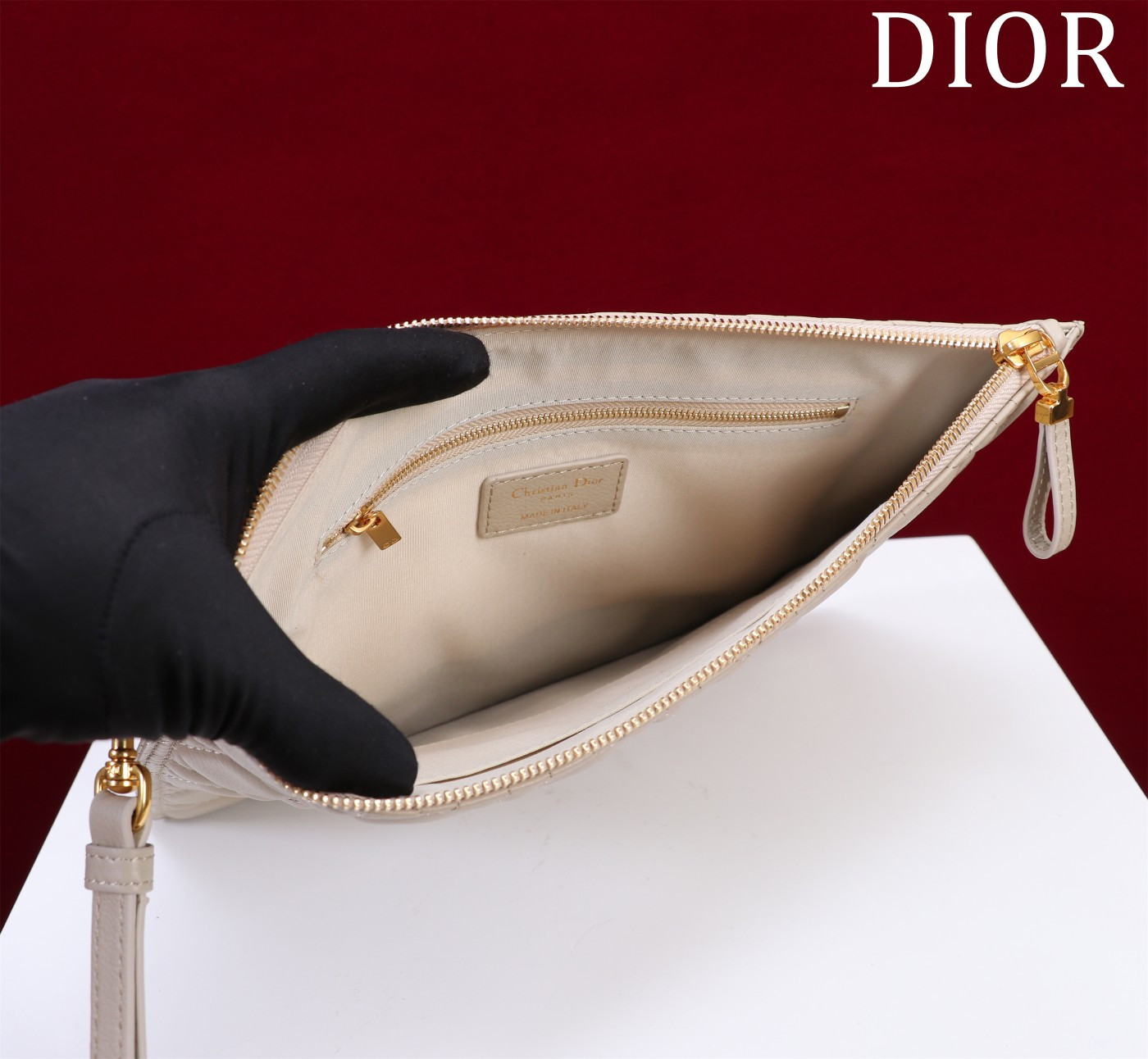 Large D10r Caro Daily Pouch 30 x 21.5 cm
