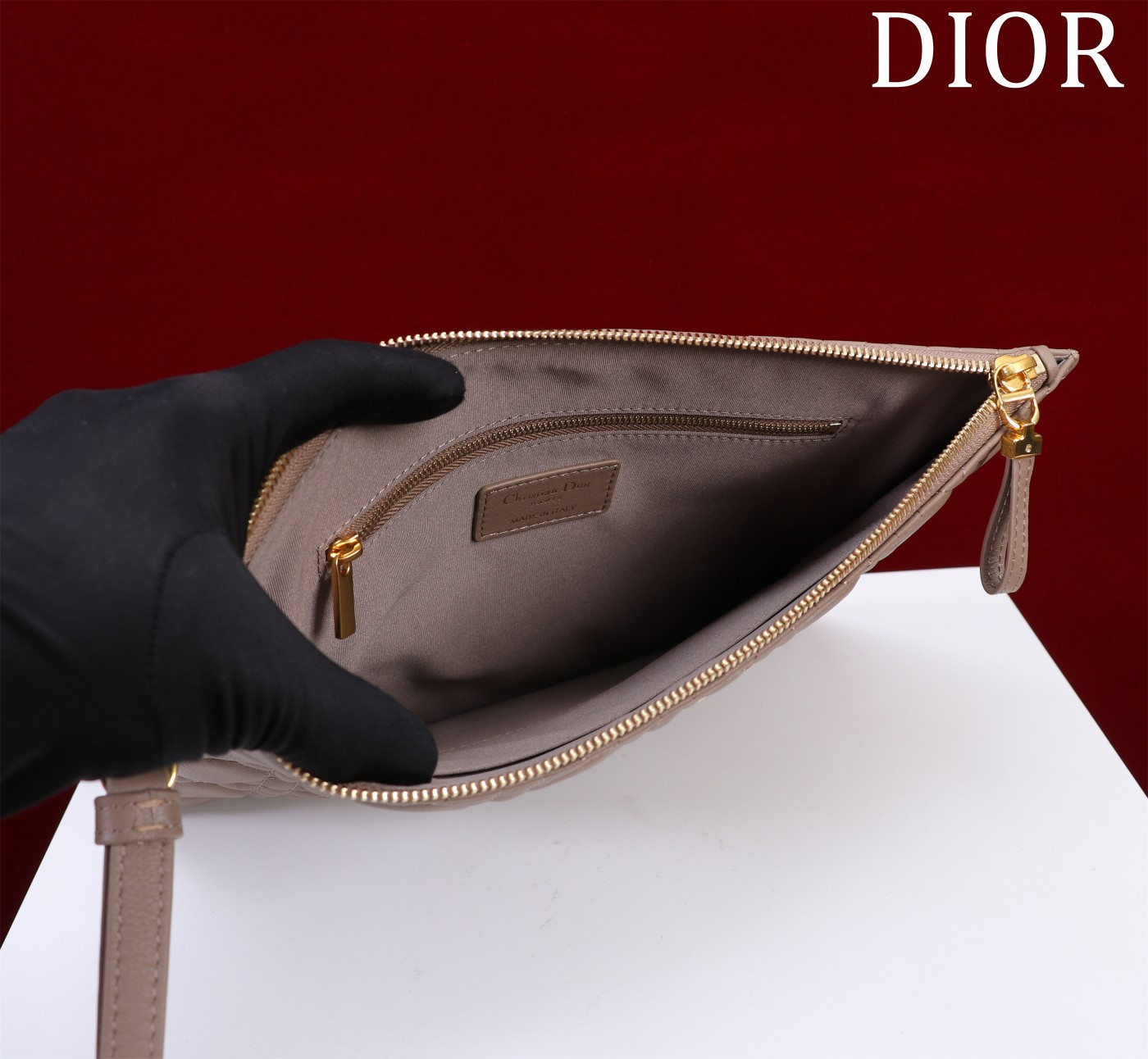 Large D10r Caro Daily Pouch 30 x 21.5 cm