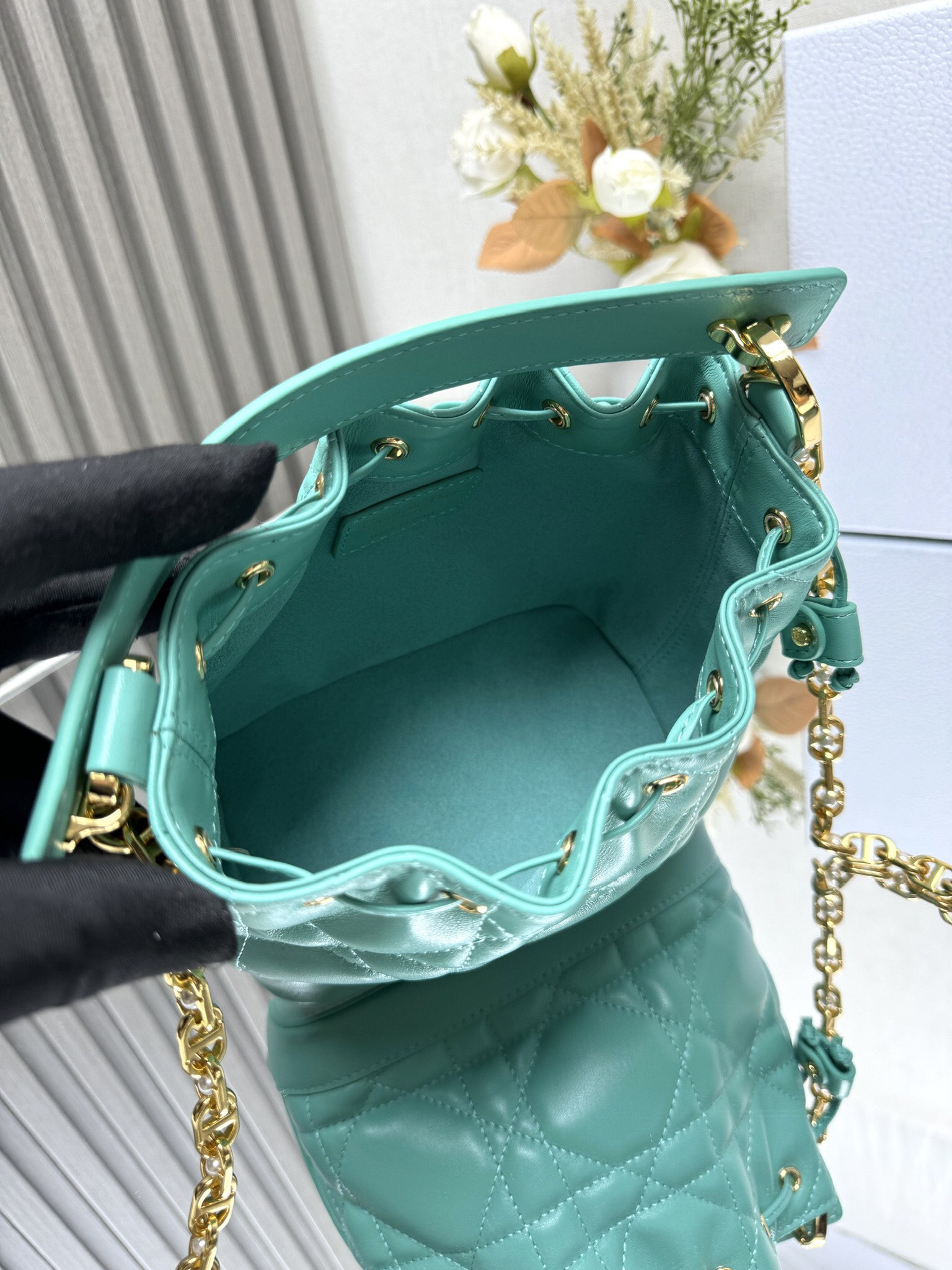 Small D10r Jolie Bucket Bag 17 x 16 x 10.5 cm