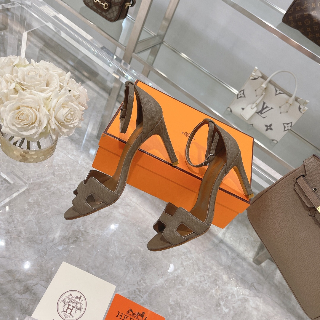 UA H**me5 Heeled Sandal