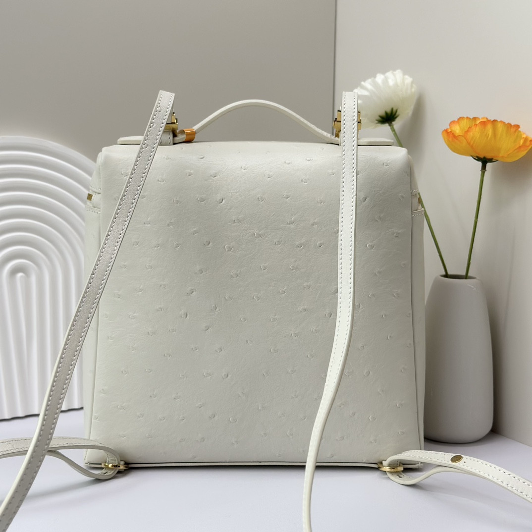 L0r0 P1ana Extra Pocket backpack L23.5 Ostrich-grained Leather 23 x 21 x 8 cm