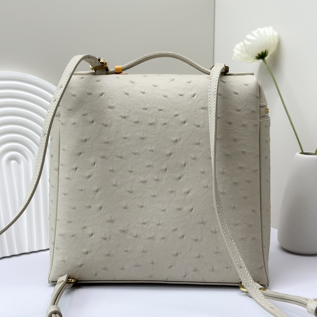 L0r0 P1ana Extra Pocket backpack L23.5 Ostrich-grained Leather 23 x 21 x 8 cm