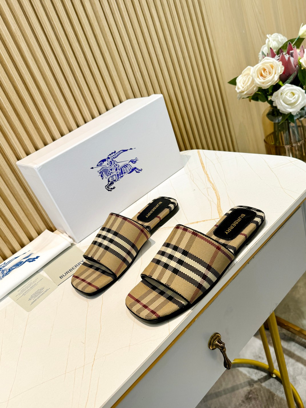 UA Bv*b*rry Check Slides