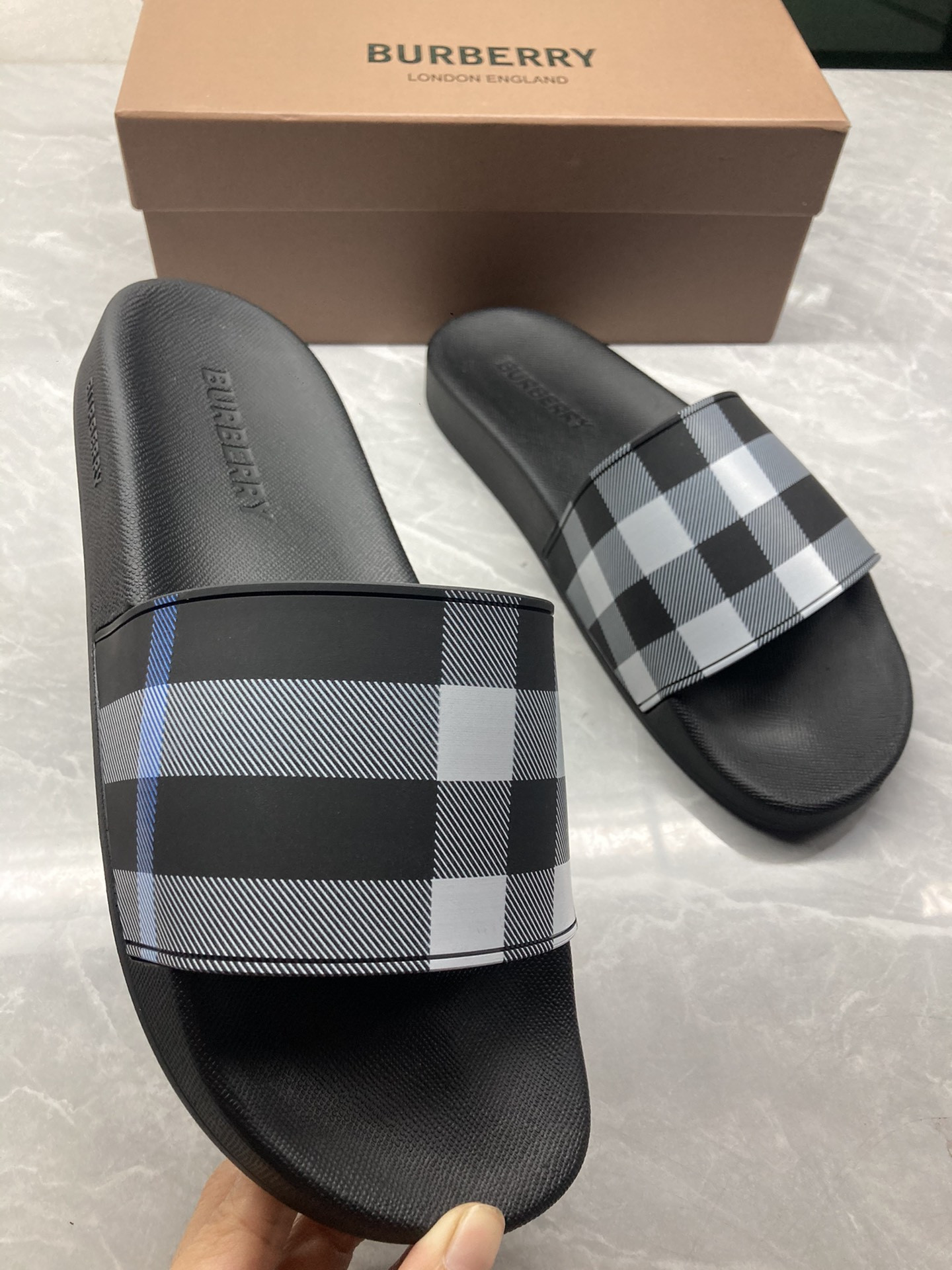 Bv*b*rry Check Slides