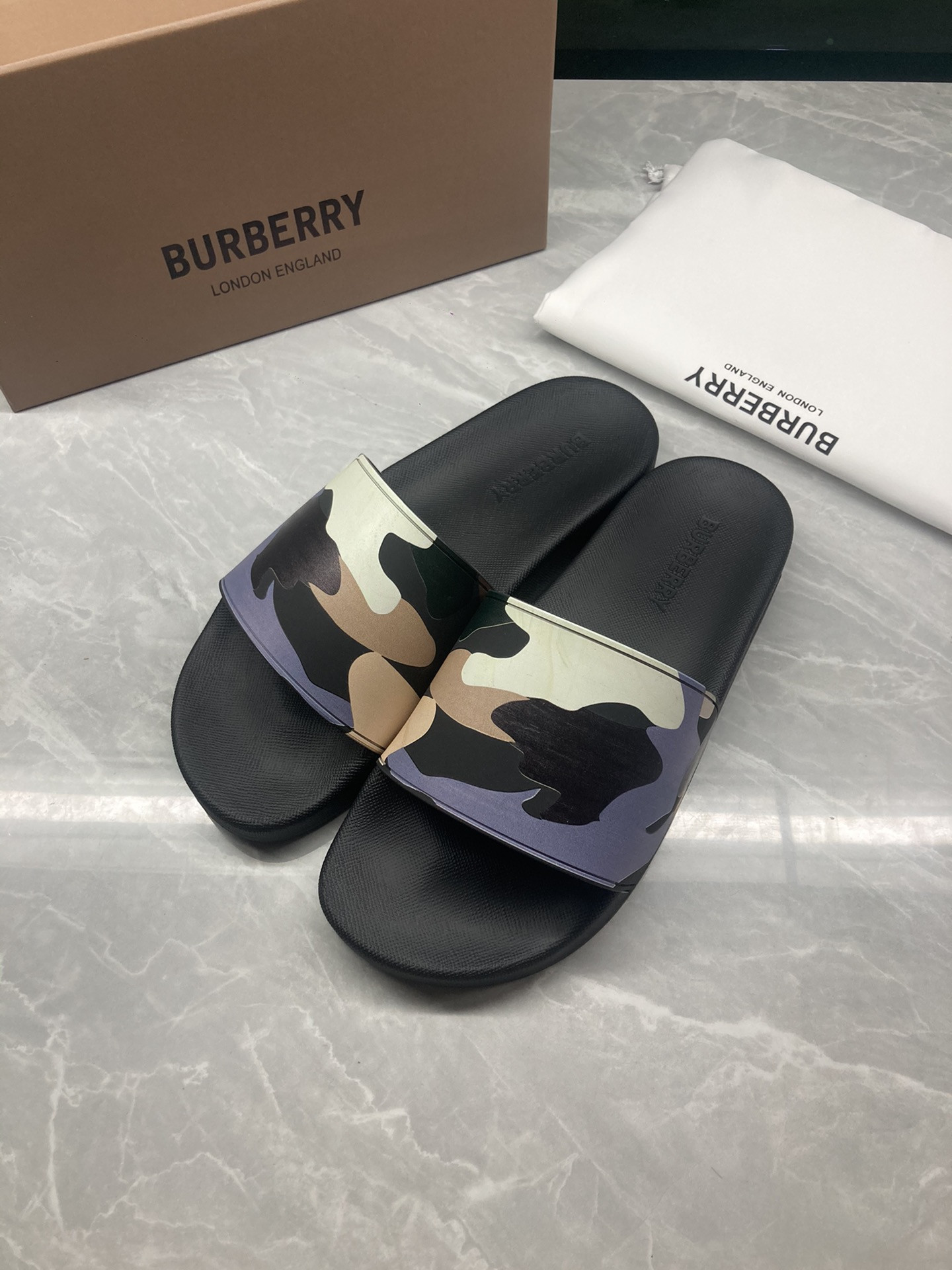 Bv*b*rry Slides