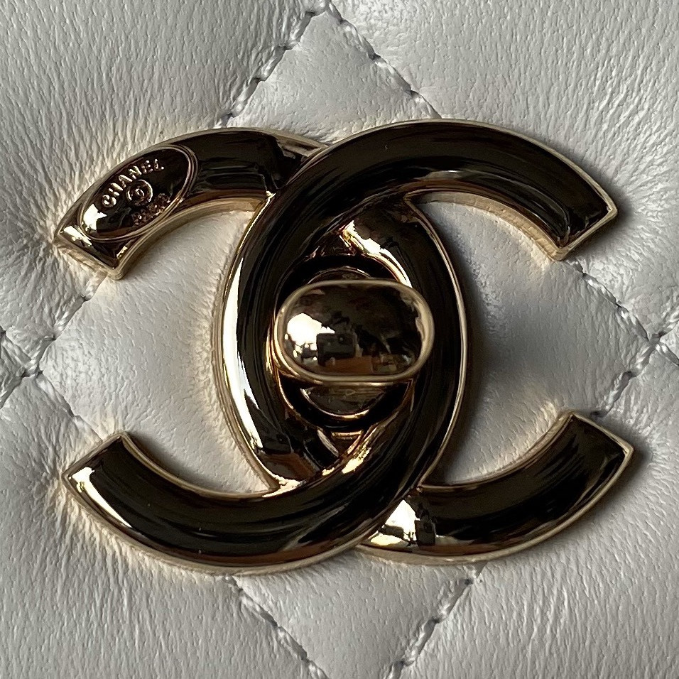 Ch**el Trendy CC 23S 14.5 × 19.5 × 8 cm
