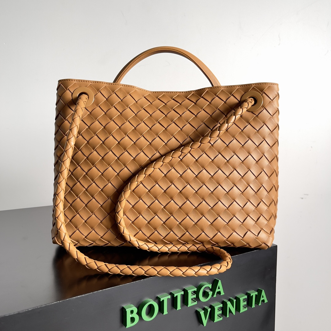 B0tt*ga Ven*ta Medium Andiamo 32x25x11CM