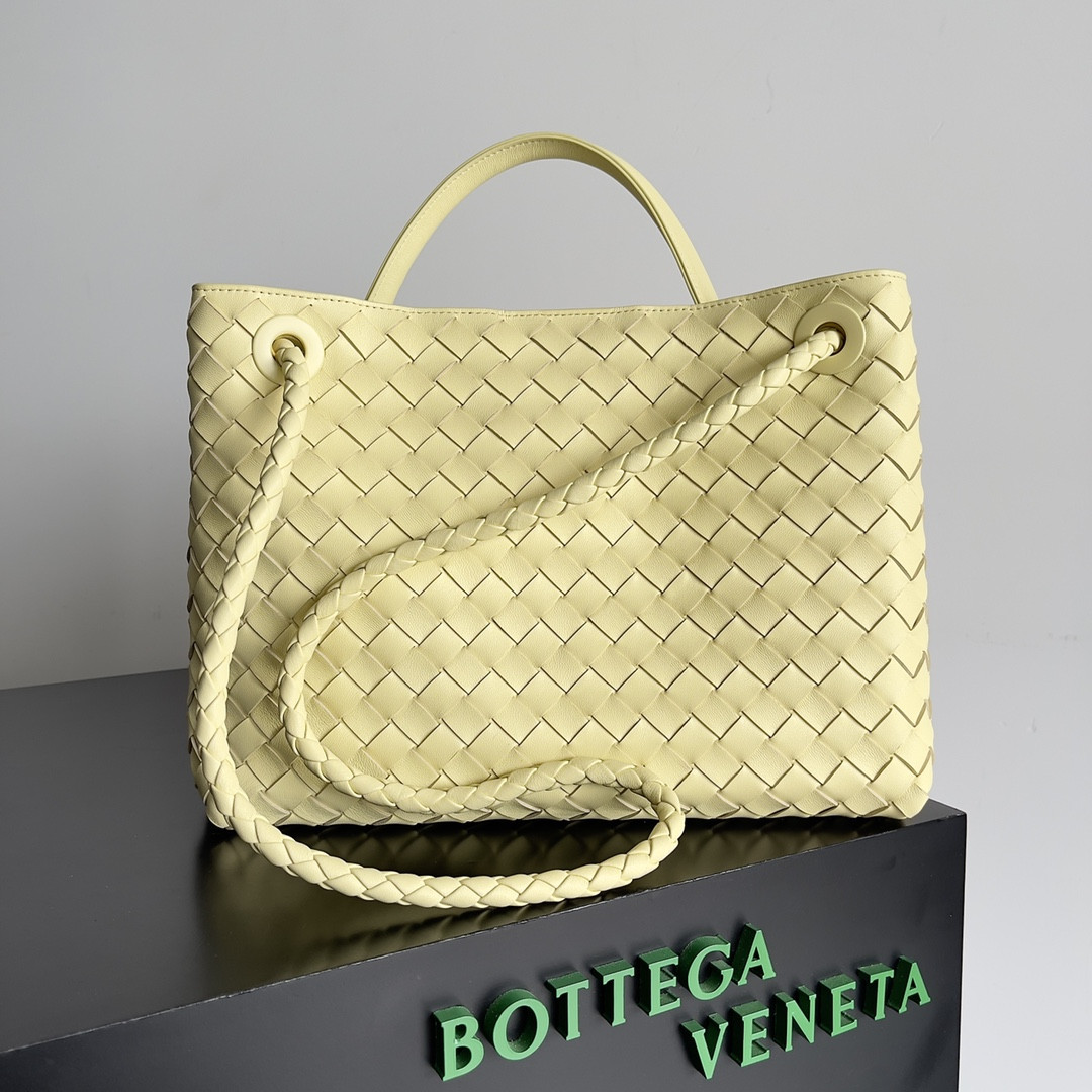 B0tt*ga Ven*ta Medium Andiamo 32x25x11CM