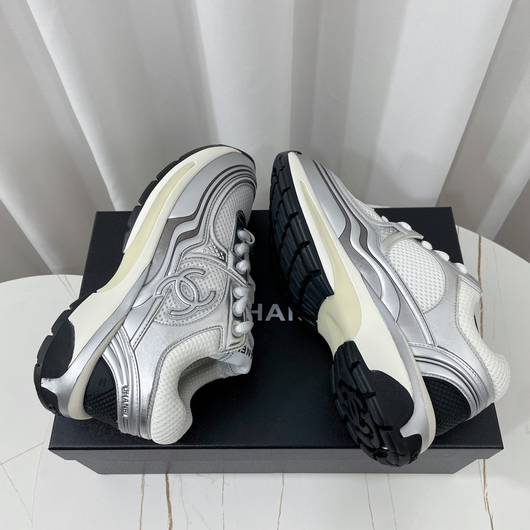 UA Ch**el SNEAKER