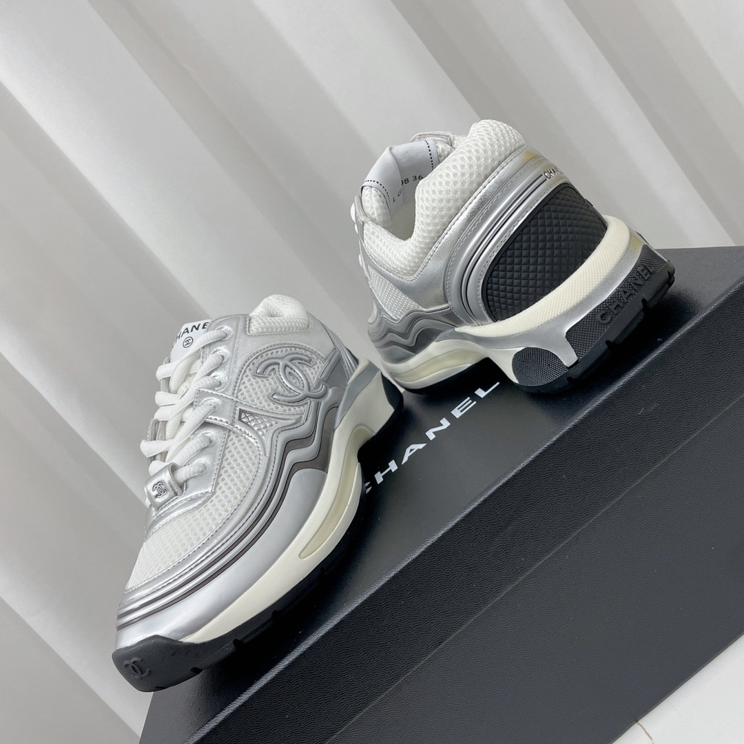 UA Ch**el SNEAKER
