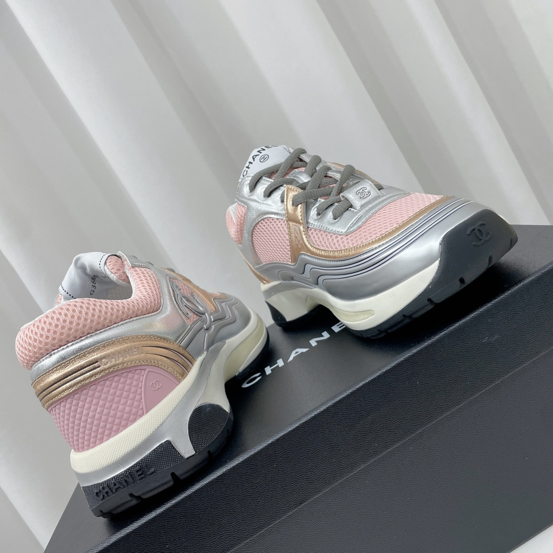 UA Ch**el SNEAKER