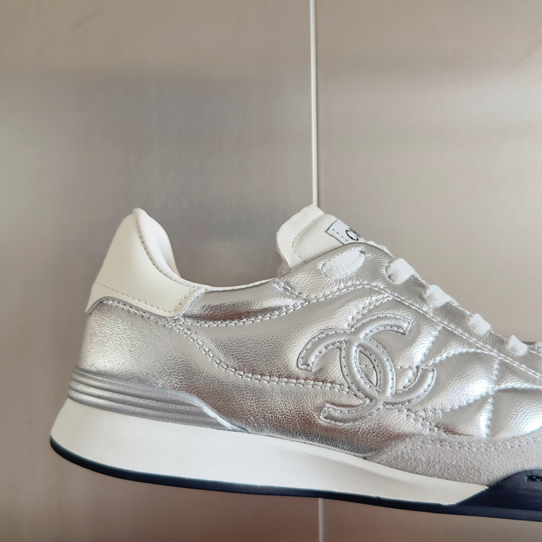 UA Ch**el SNEAKER