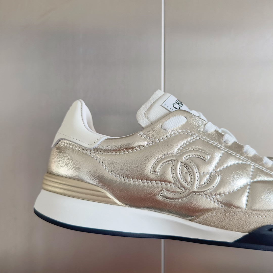 UA Ch**el SNEAKER
