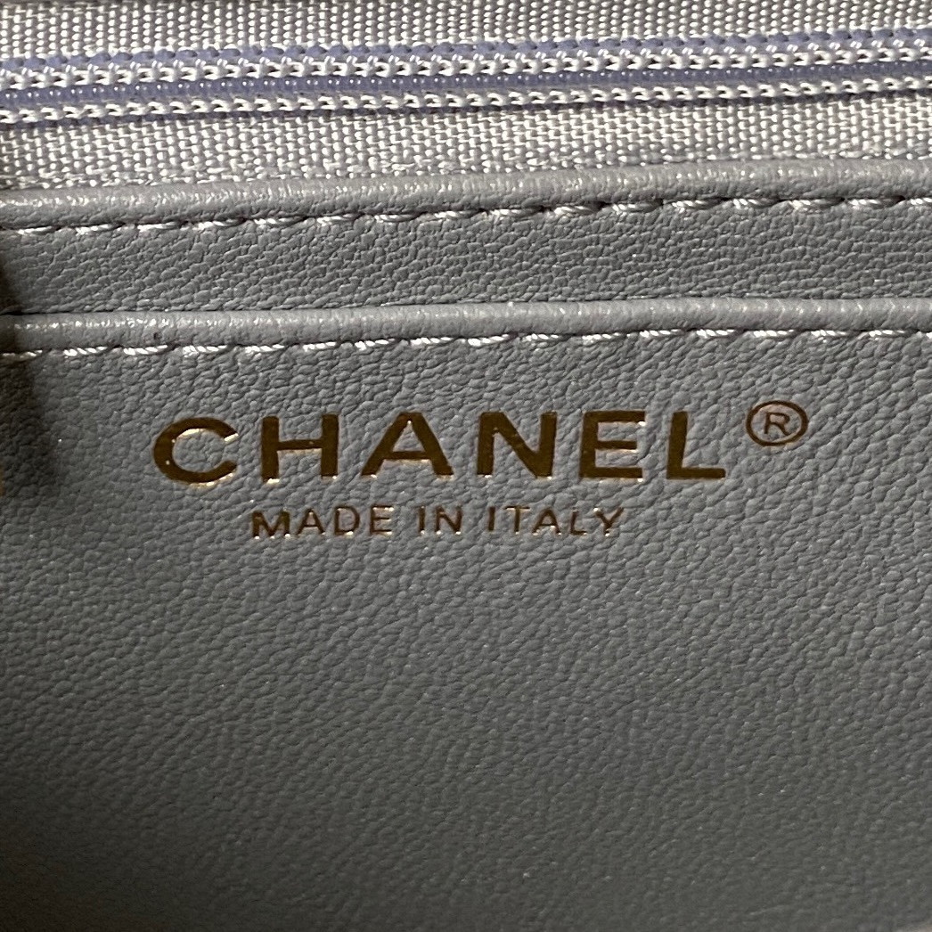Ch**el MINI CLASSIC HANDBAG WITH TOP HANDLE 12 × 20 × 6 CM