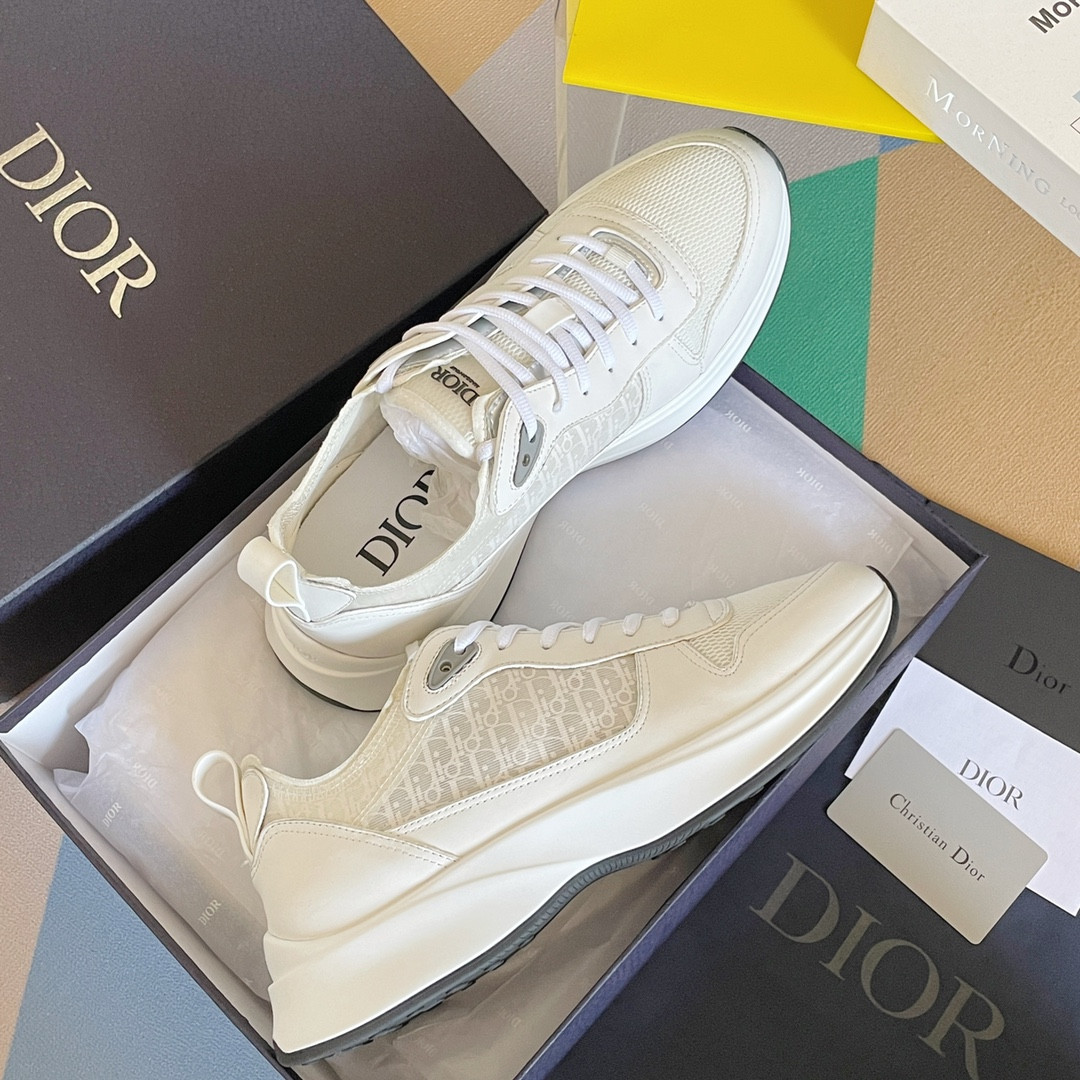 UA D10r B25 Runner Sneaker