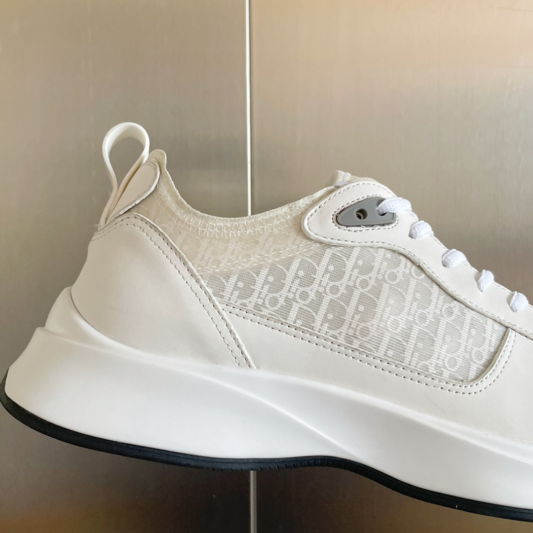UA D10r B25 Runner Sneaker