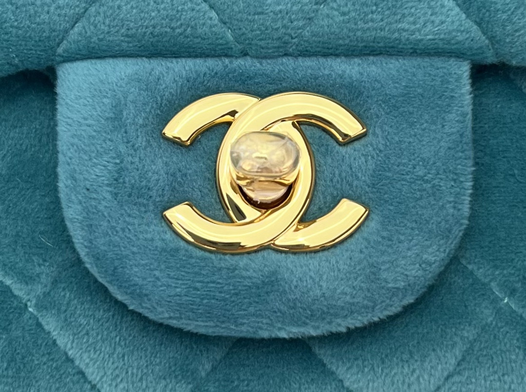 Ch**el Classic Flap Bag 20cm