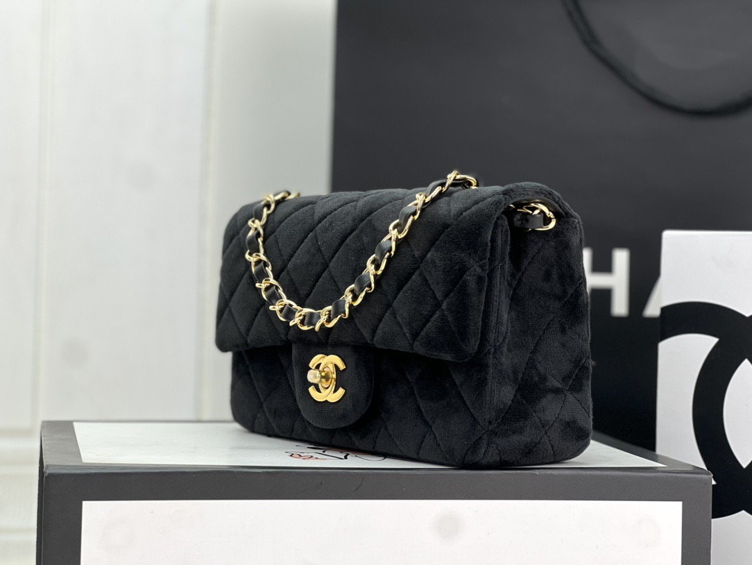 Ch**el Classic Flap Bag 20cm
