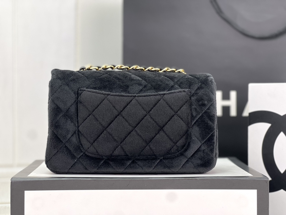Ch**el Classic Flap Bag 20cm