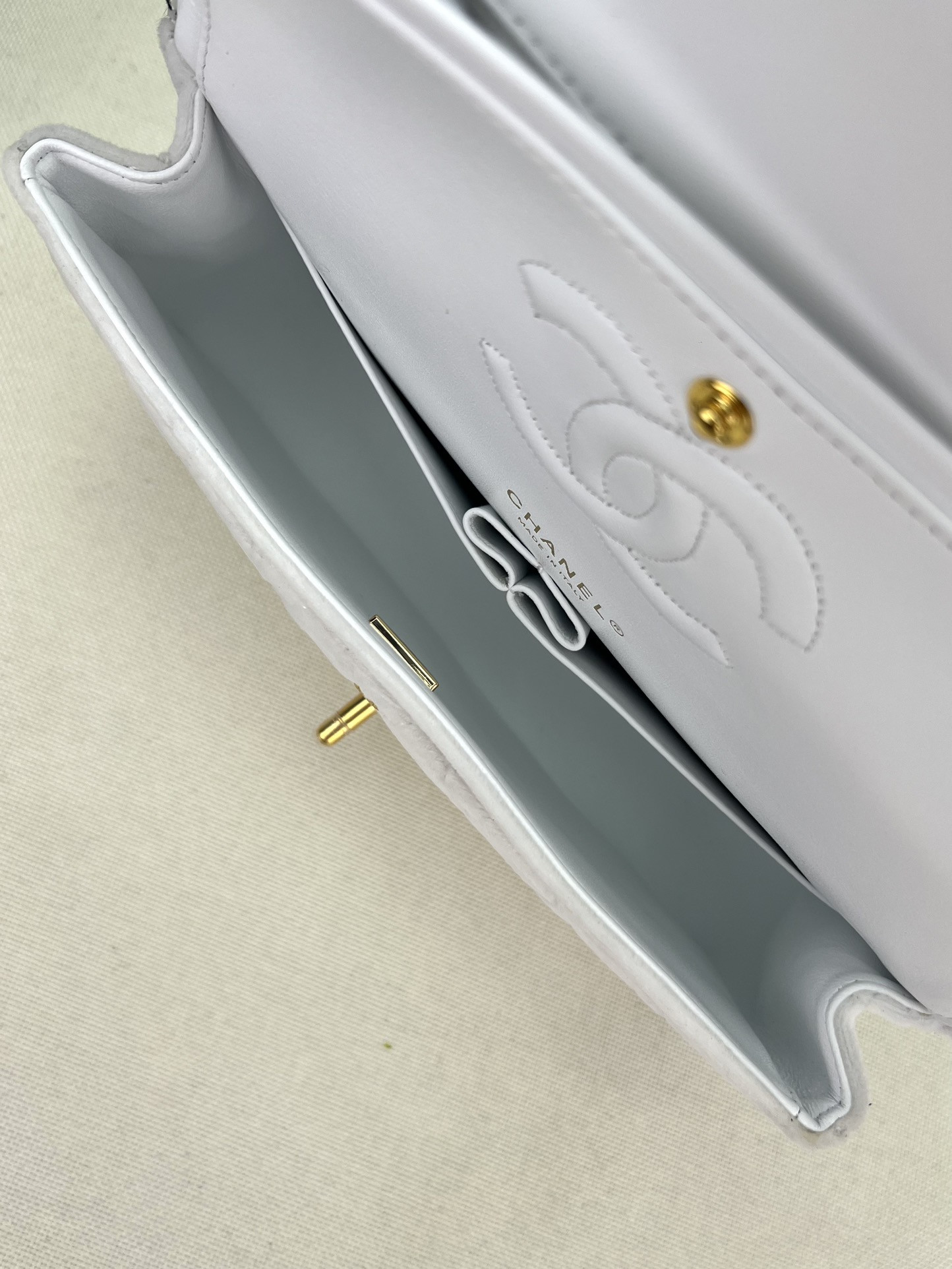 Ch**el Classic Flap Bag 25cm