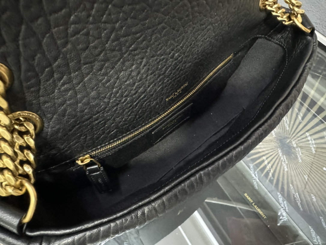 Y51 Calypso small in plunged lambskin 26x14x7cm