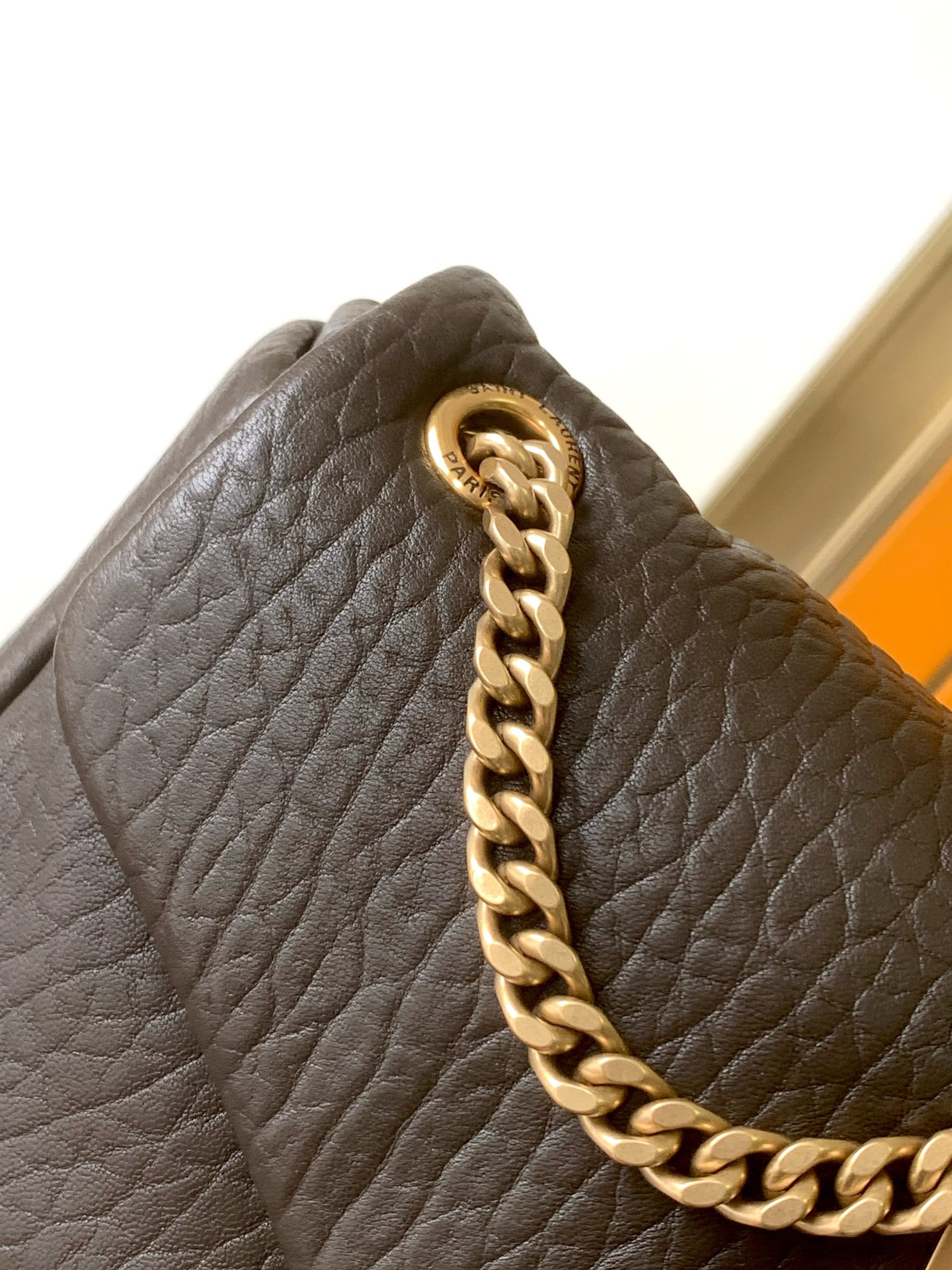 Y51 Calypso small in plunged lambskin 26x14x7cm