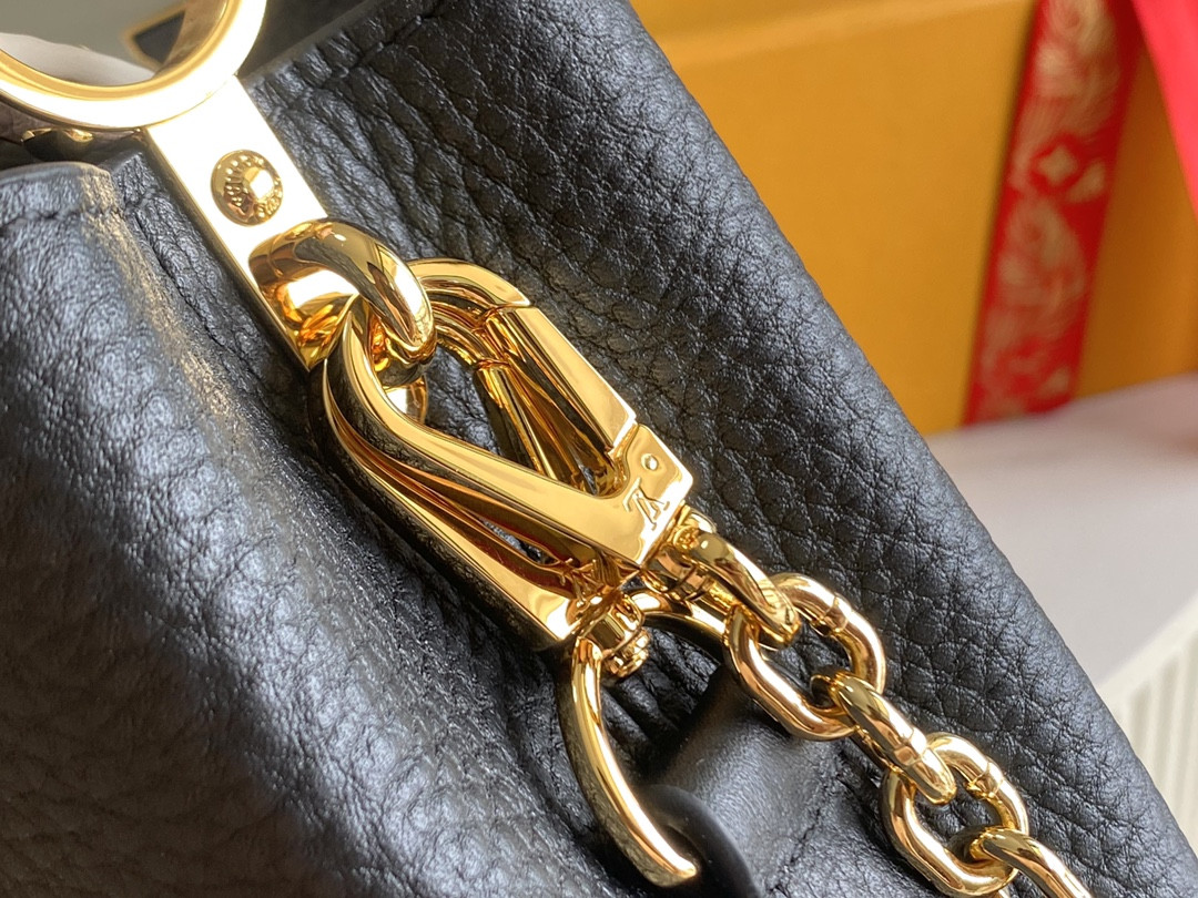LV Capucines  M20845  pink 17x12x9.5cm