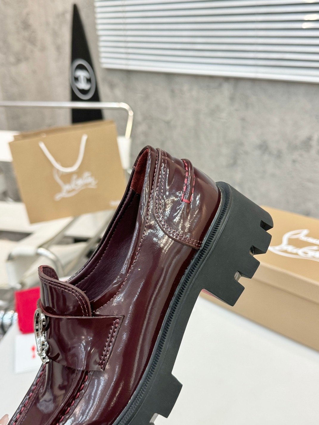UA Chr1st1an Louboutin(CL) logo design,the latest runway version of the red-soled shoes