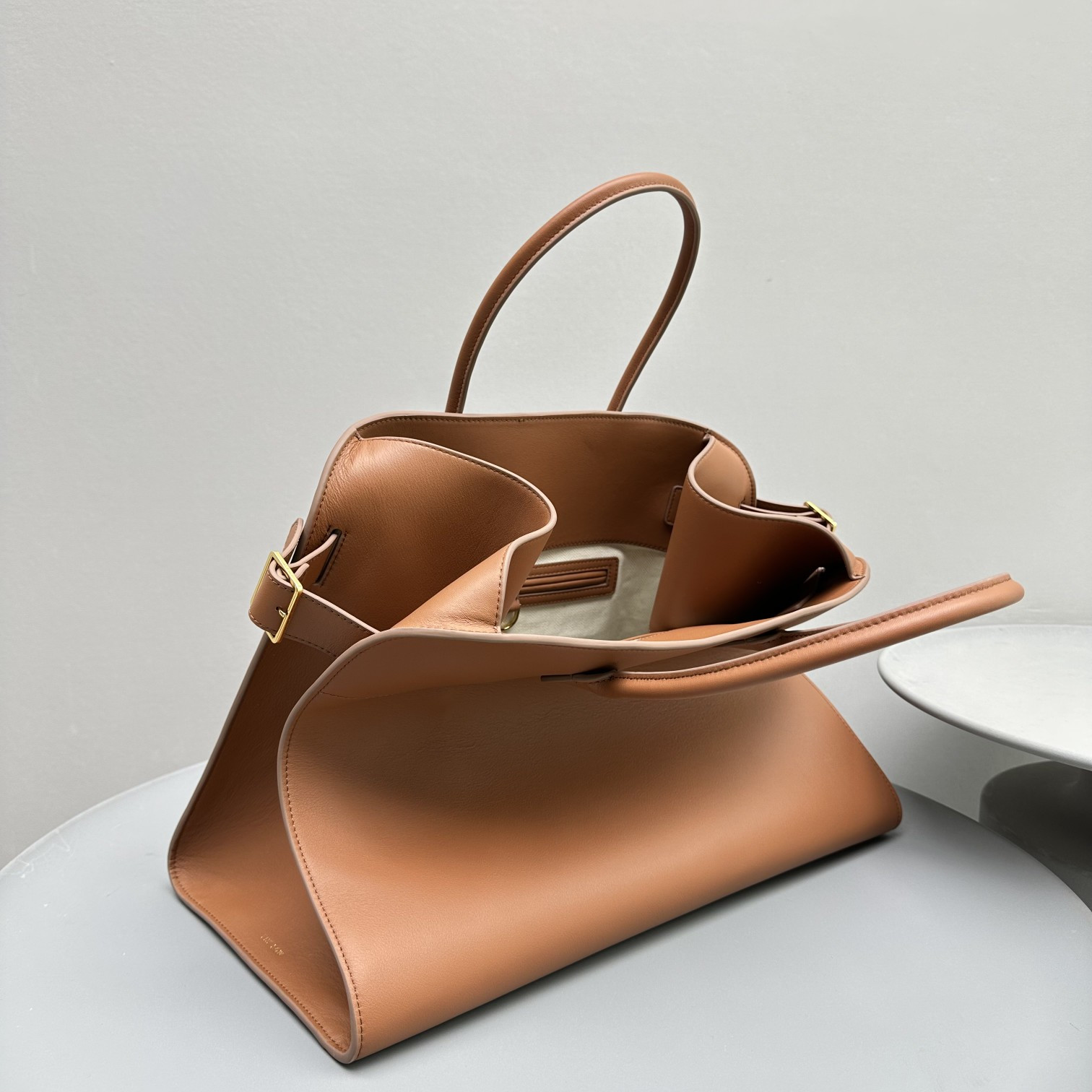 The R0w MARGAUX 17 43x24x30cm