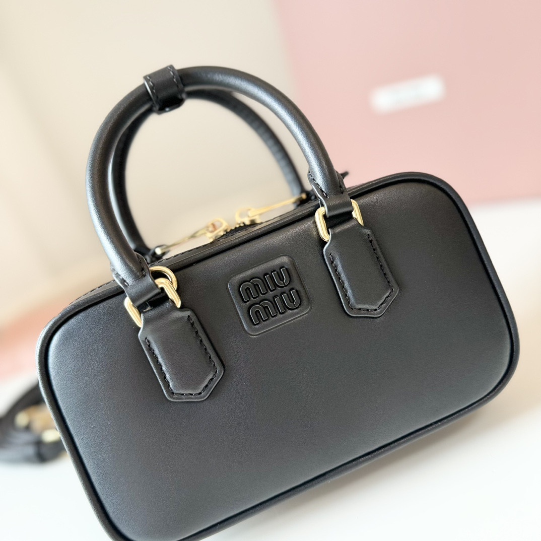 M1v M1v arcadie leather mini-bag 19x10x5cm