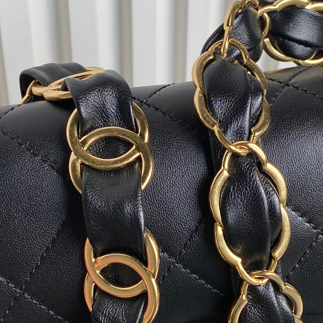 Ch**el FALL-WINTER 2024-25 SMALL FLAP BAG 13x21x7cm