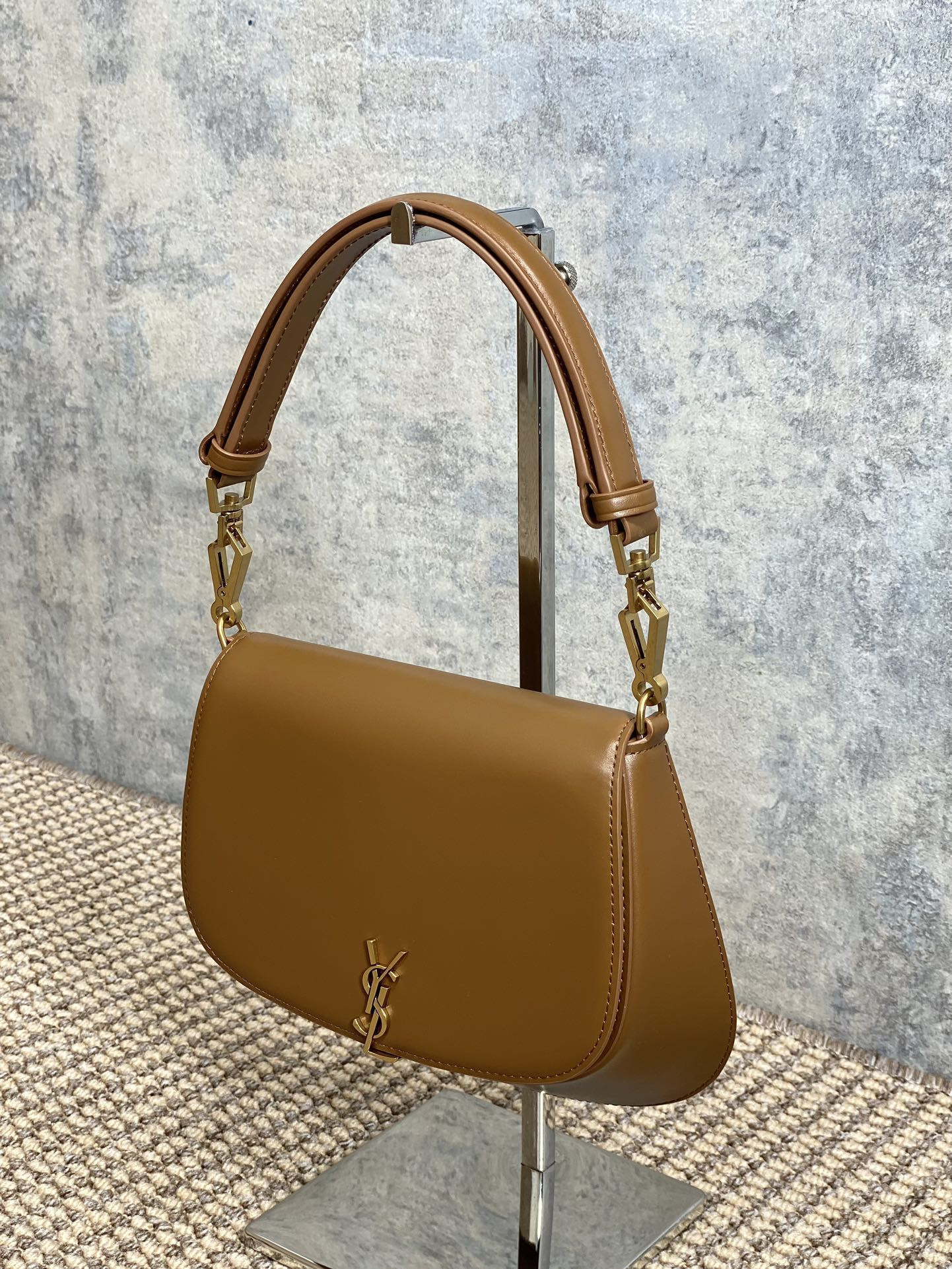 Y51 VOLTAIRE TOP HANDLE in BOX Sa1nt Lau*nt 17.5X21X8cm