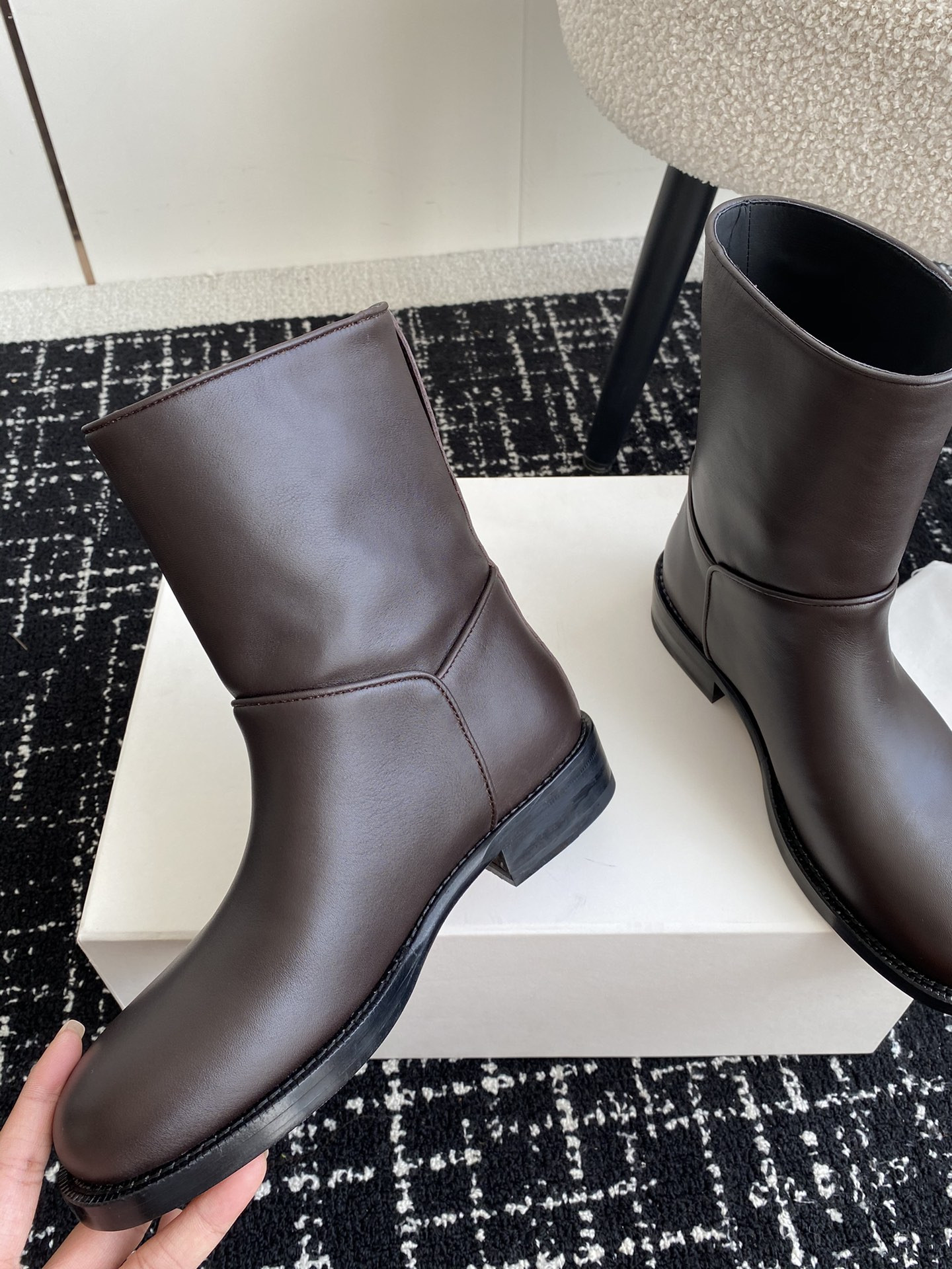 UA The R0w Boot