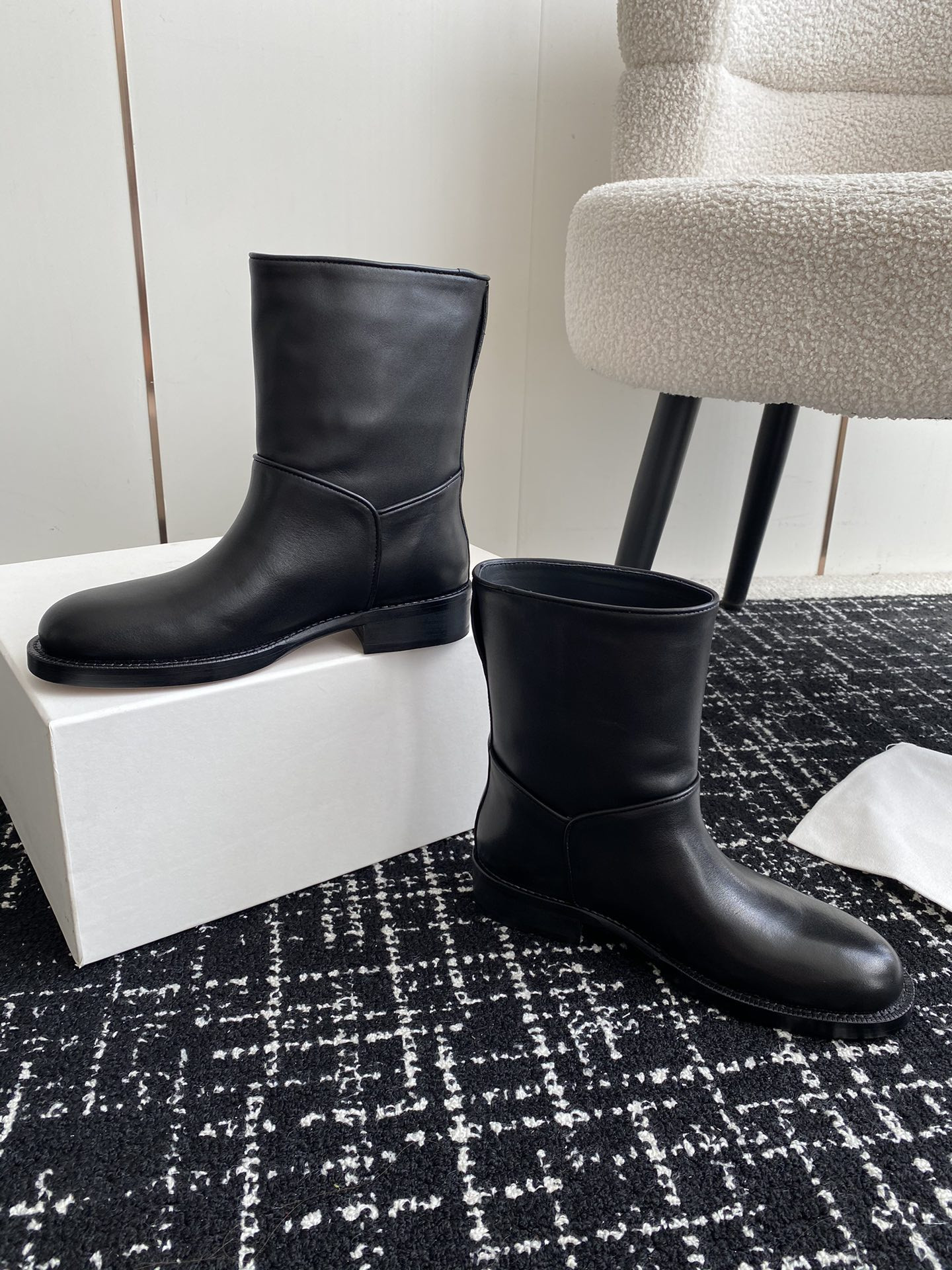 UA The R0w Boot