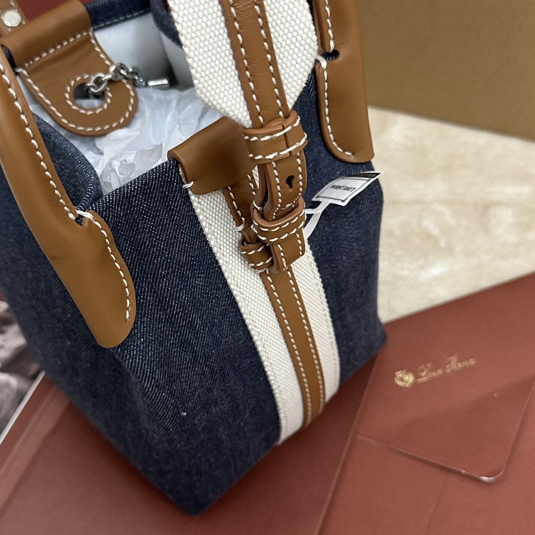 L0r0 P1ana Micro Bale Cotton bag 23x16x14cm
